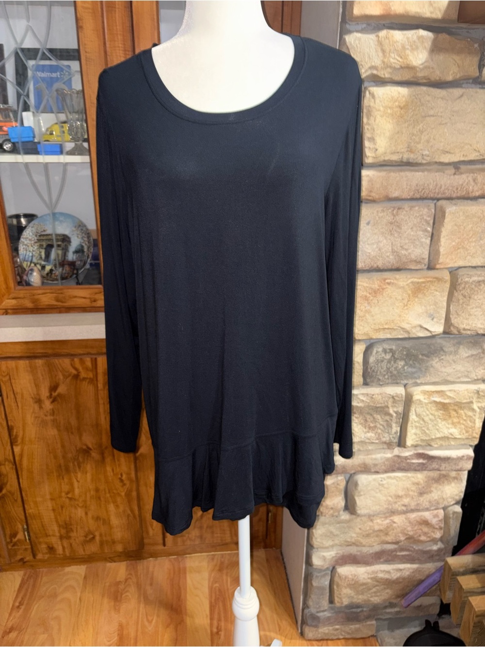 Cuddle Duds size X-Large black soft wear top with tiered skirt at bottom EUC